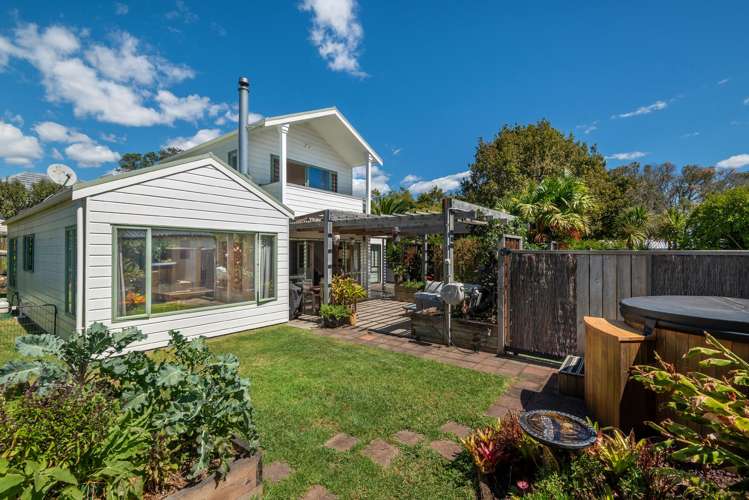 2/13 Montgomery Avenue_0