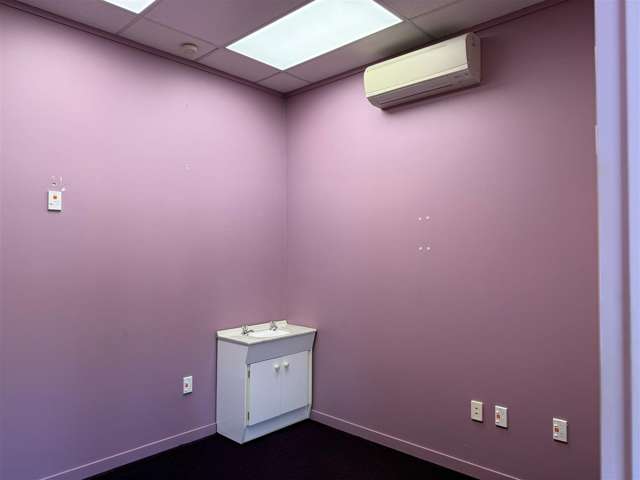 Shop 6, 107a Mana Esplanade Paremata_2