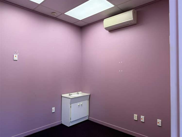 Shop 6, 107a Mana Esplanade Paremata_2