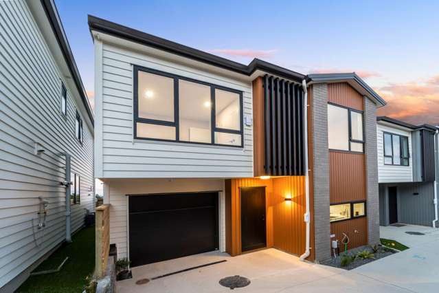 Sky City Views & Spacious Family Living!