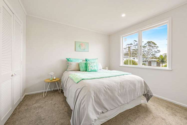 84 Vodanovich Road Te Atatu South_9