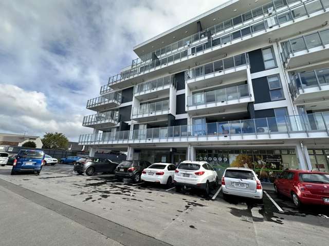 Large Retail Vacancy with Option to Split