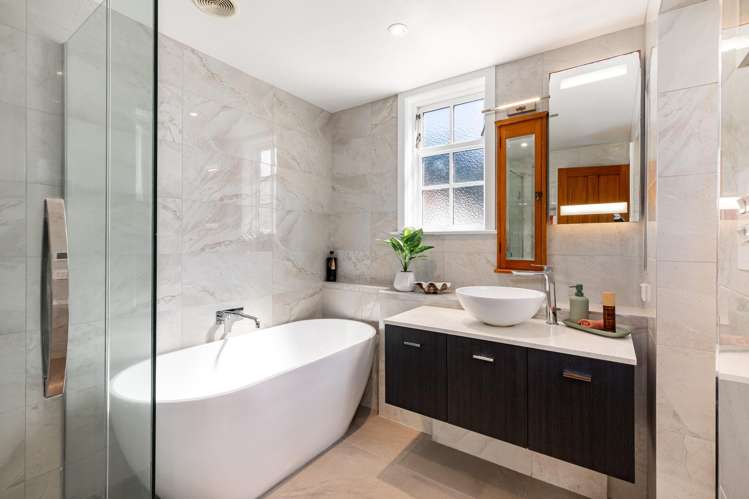 132 Lyall Parade Lyall Bay_17