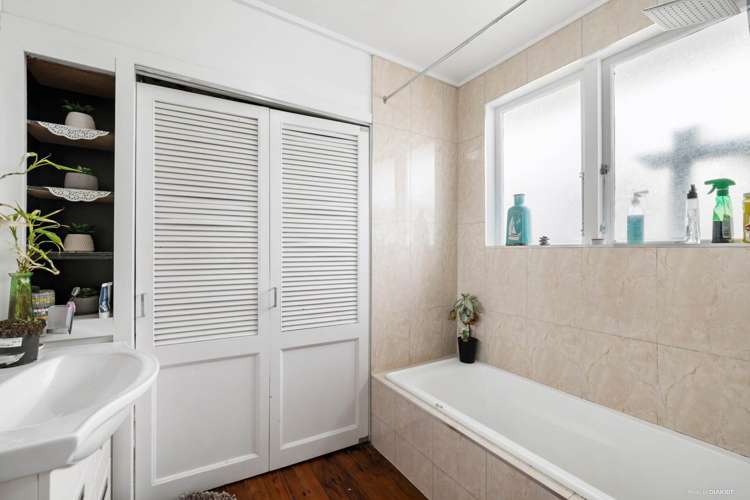 112 Beaumonts Way Manurewa_9