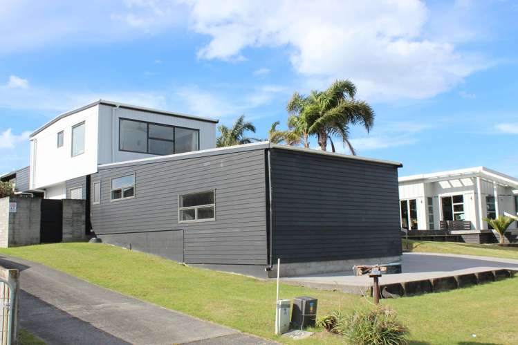 137 The Fairway Matarangi_31