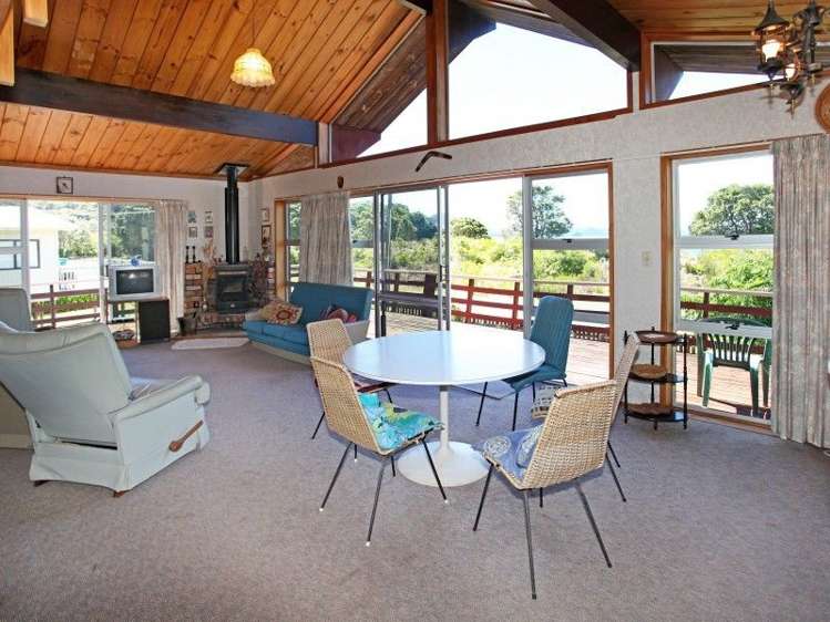 9 Marine Parade Cooks Beach_6