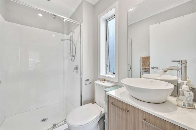 28 Fernly Rise Flat Bush_18