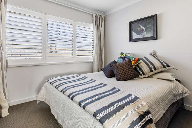 47 Chateau Crescent Rangatira Park_23