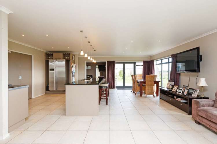 2001b Longburn Rongotea Road Longburn_13