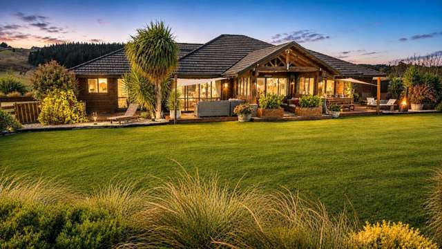Two Dwellings, 4ha with Alp Views!