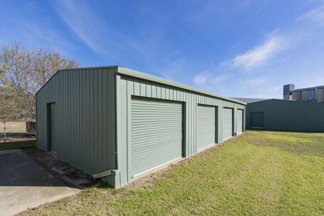 98 Queen Street (STORAGE SHEDS) Junee_1