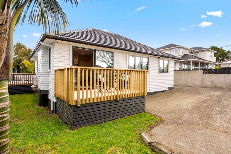 9 Grainger Road Te Atatu South_4