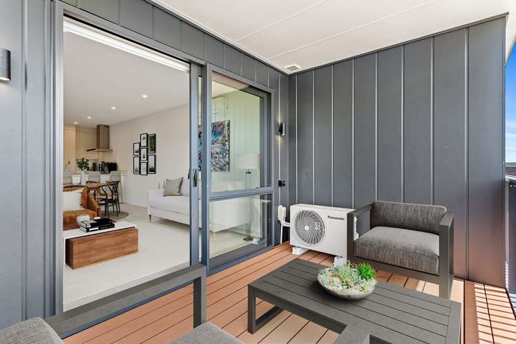 10/18 PARAONE CRESCENT "WAIATA SHORES" Takanini_9