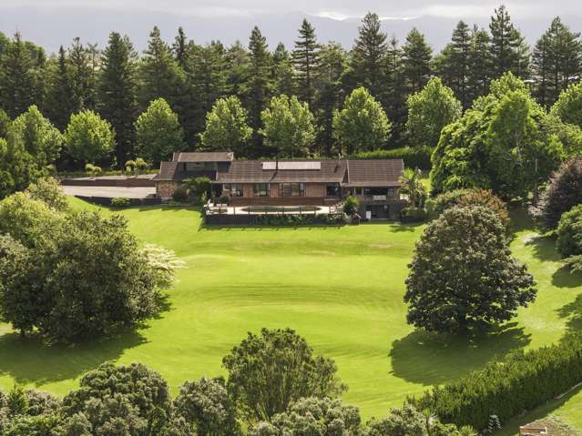 Prestigious Harbourfront Home - Western Bay Rarity
