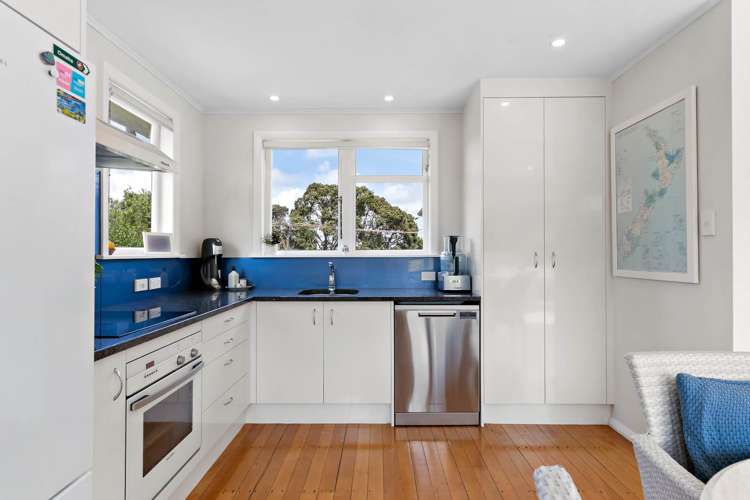 16 Clairville Crescent Wai O Taiki Bay_10