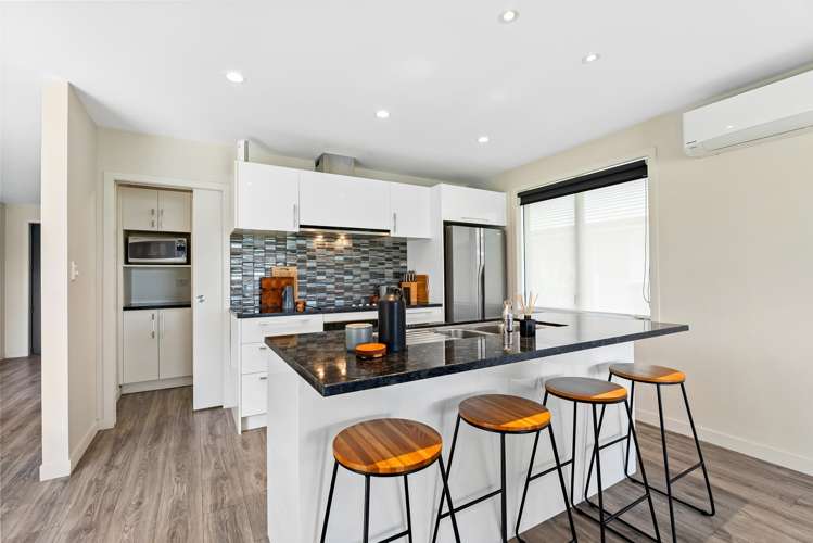 21 Waitemata Drive One Tree Point_7