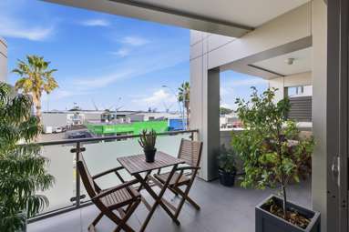 17/281 Maunganui Road_2
