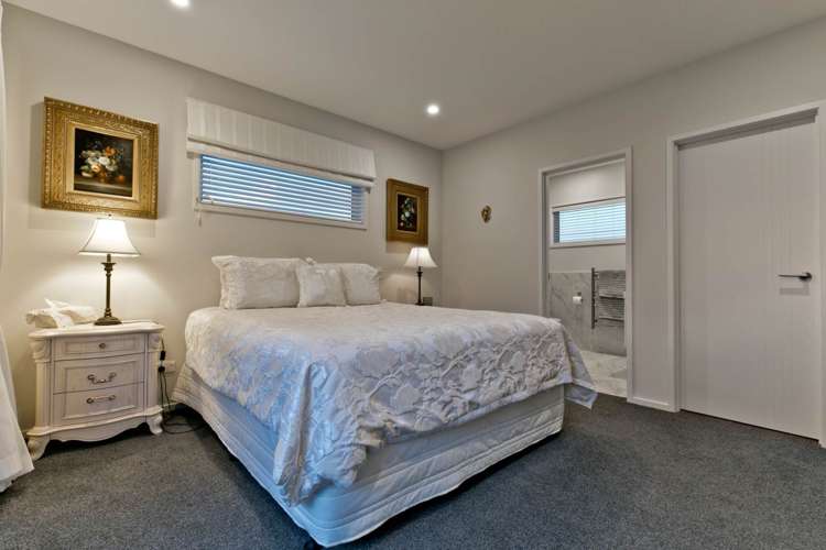 64 Colonial Drive Silverdale_23