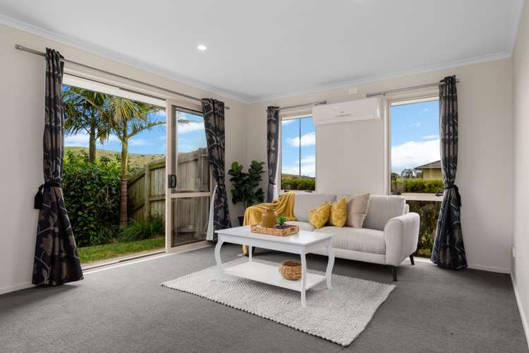 208 Ballintoy Park Drive Welcome Bay_5