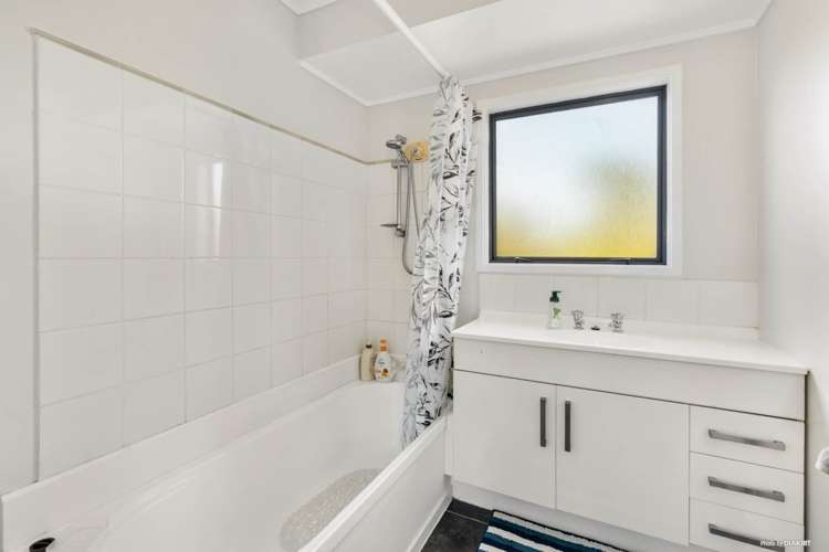 54 Rosier Road Glen Eden_15