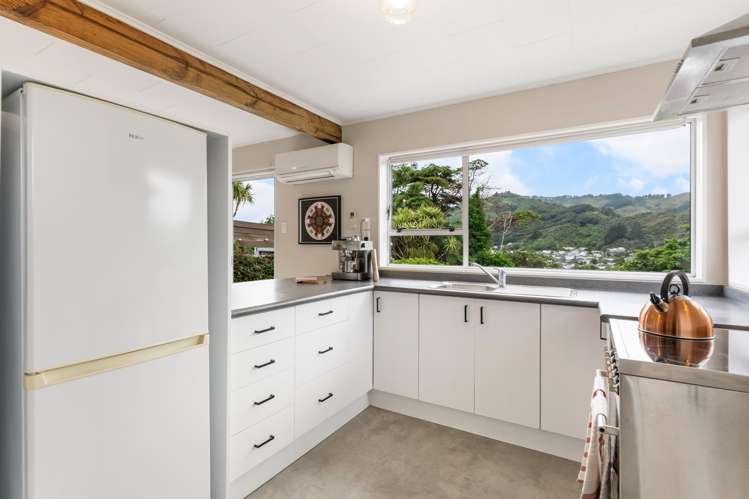 6B Ely Grove Wainuiomata_5