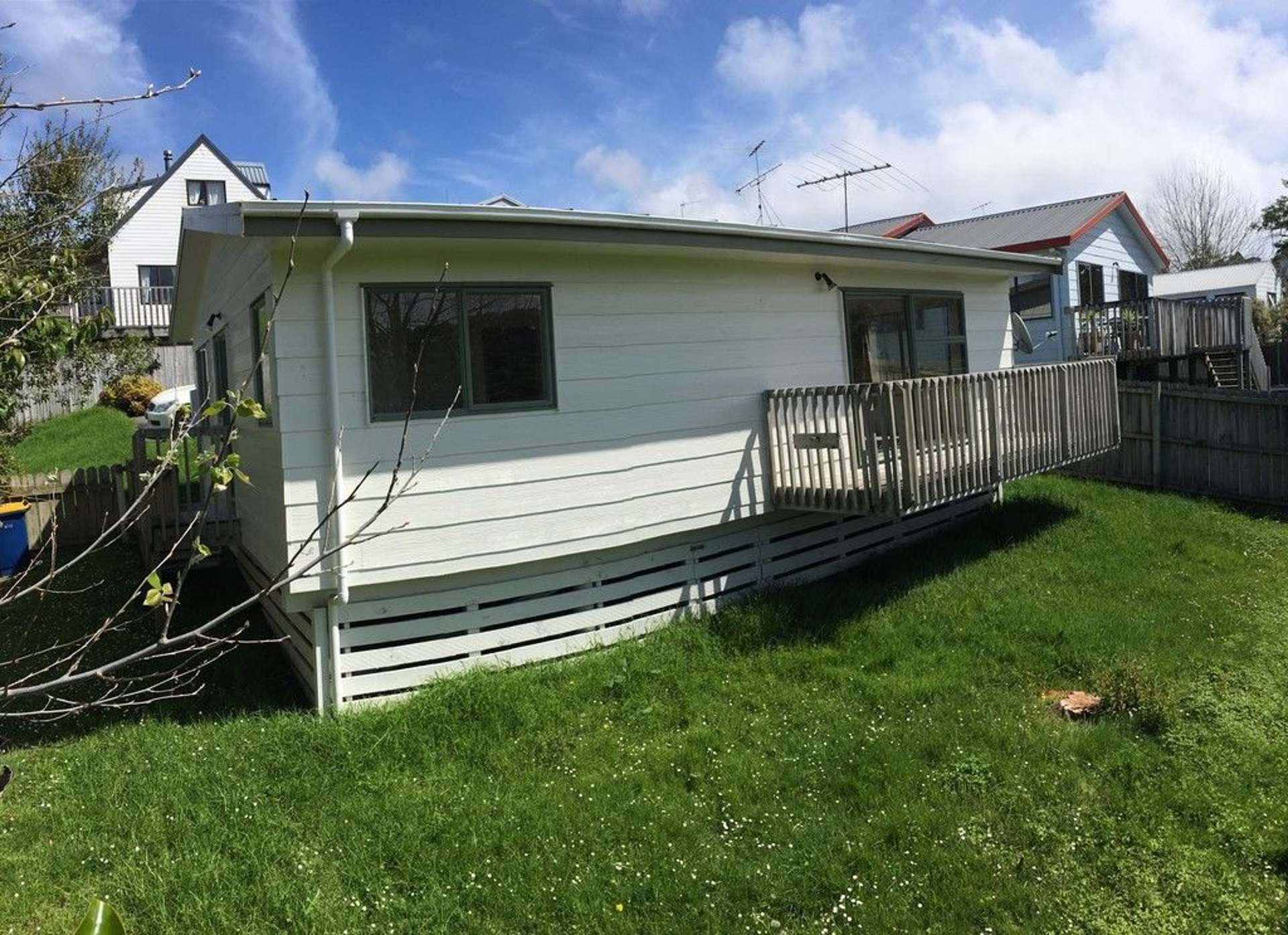 2/60 Trias Road Totara Vale_0