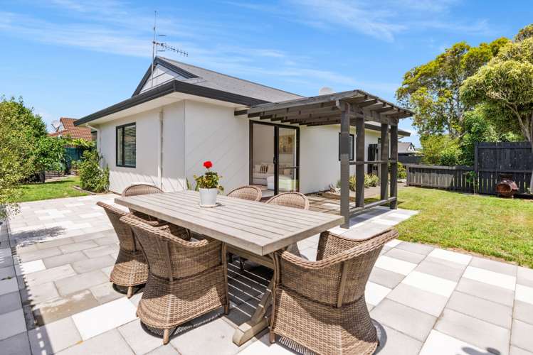 8 Hayley Grove_0