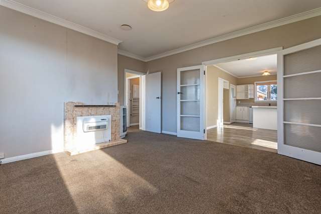 56 Shamrock Street Takaro_1