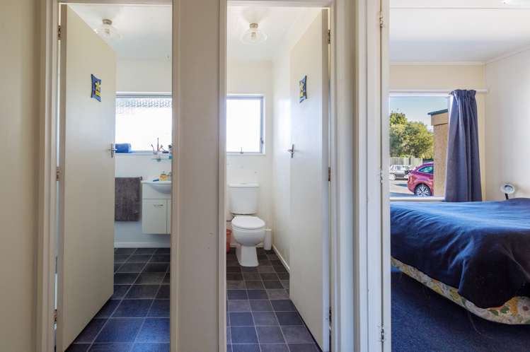 1 Maitland Avenue Stoke_12