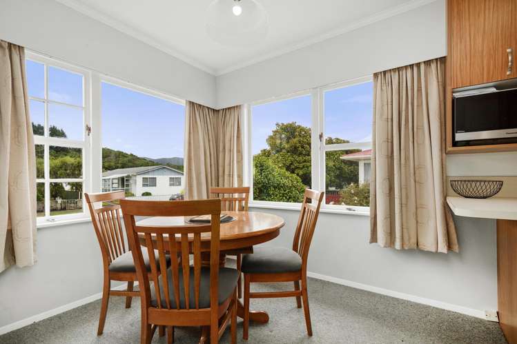 27 Momona Street Wainuiomata_5