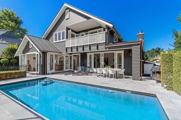 16 Golf Road Epsom_28