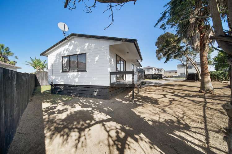 2/230 Finlayson Avenue Clendon Park_14