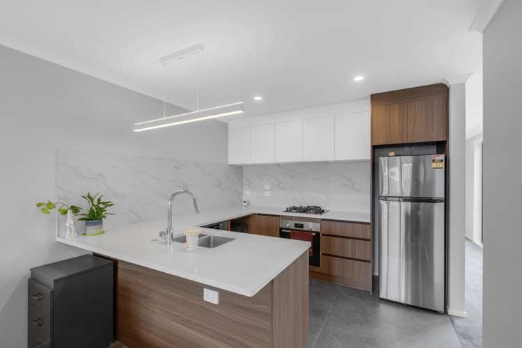 2/4 Tiro Place Rototuna North_4