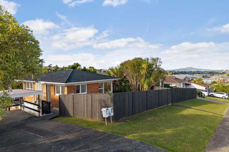 1/42 Girrahween Drive Totara Vale_10