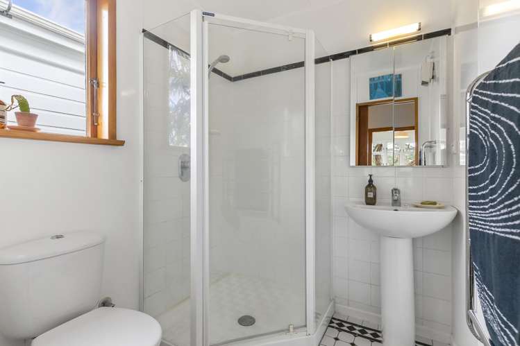 69 Nottingham Street Karori_13