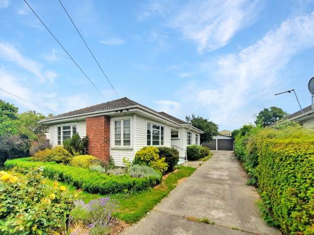 3 Bedrooms & Study in Upper Riccarton