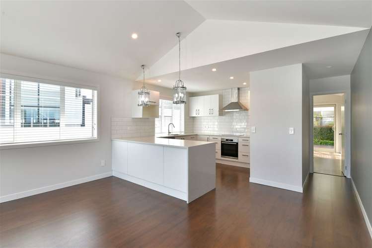 97 Voyager Drive Gulf Harbour_2