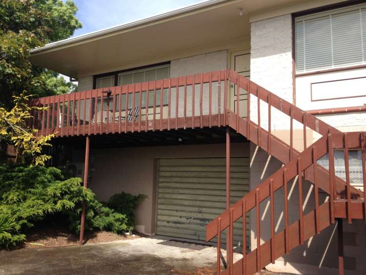 1/6 Cron Avenue Te Atatu South_0