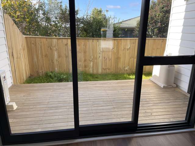 4/196 Royal Road Massey_3