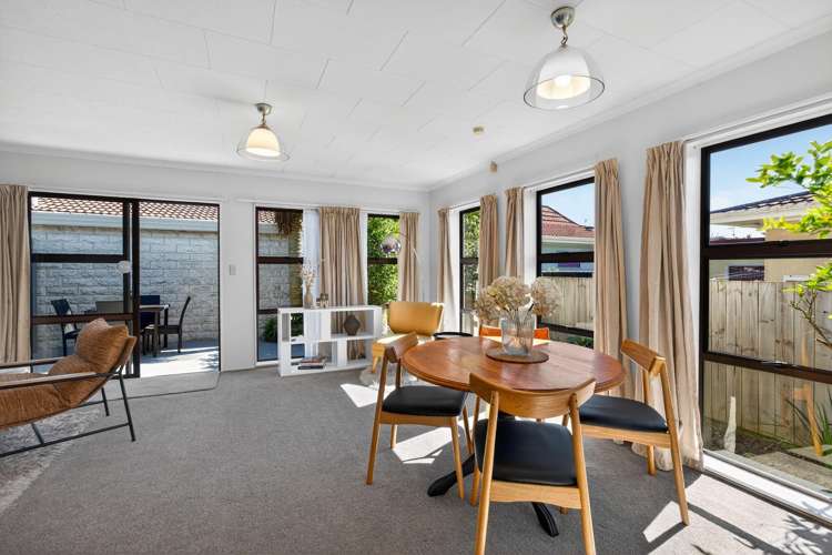 2/11 Cambria Street_5