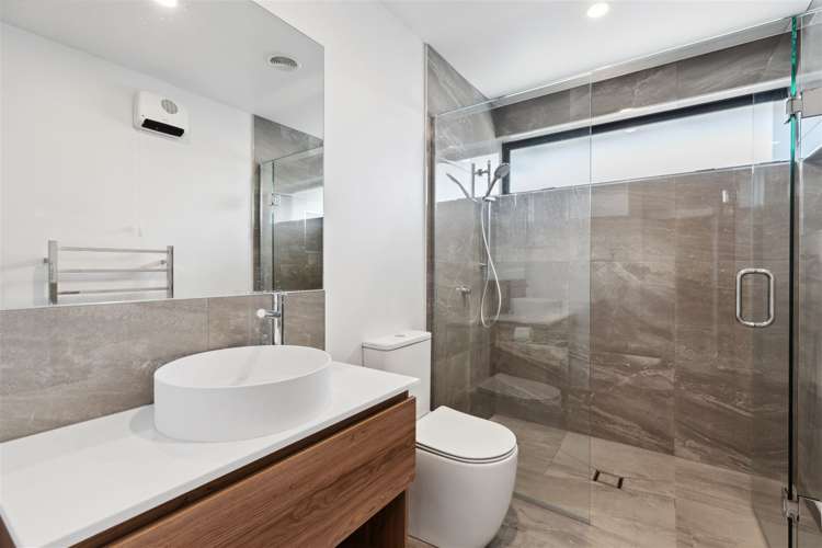 1 Candlesticks Crescent Lincoln_18