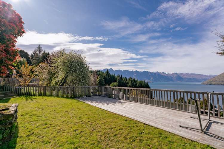 71 Wynyard Crescent Fernhill/Sunshine Bay_7