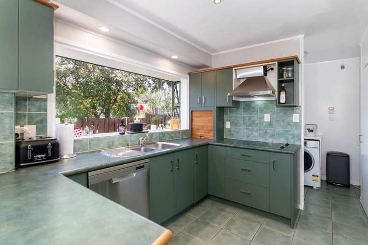 11 Lakeside Drive Pahurehure_10