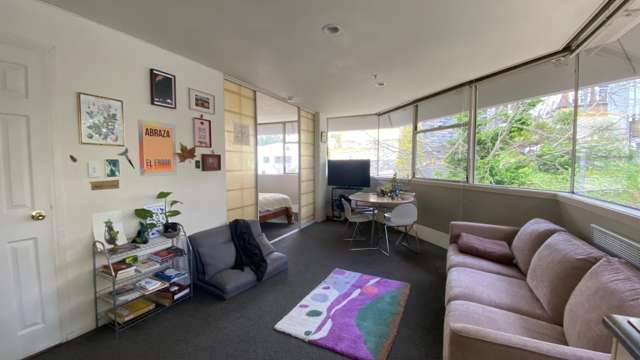 6G/2 Whitaker Place 1672_1