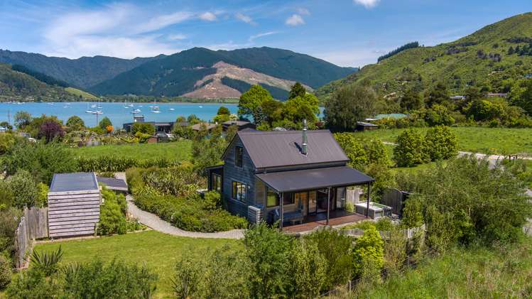 9e Lady Cobham Grove Anakiwa and Surrounds_0