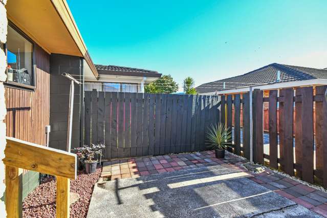 2/2 Grande Vue Road Papatoetoe_3