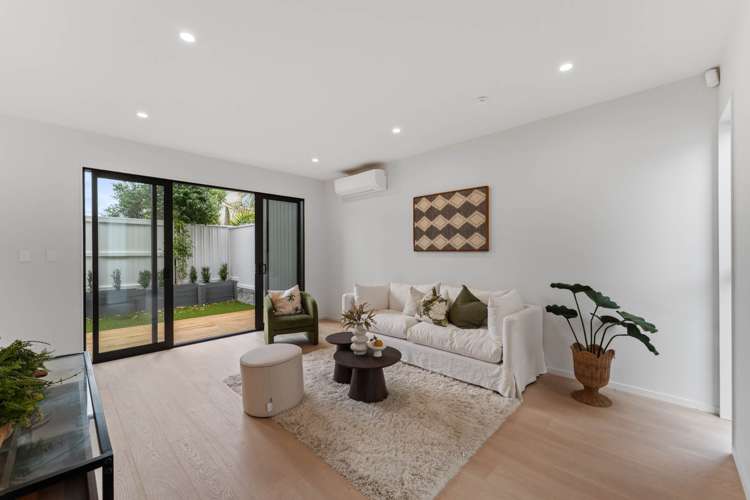 2C Coronation Street Belmont_3