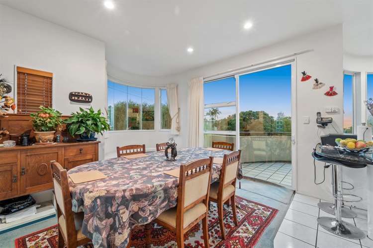 2/21 Eastcliffe Road Castor Bay_10