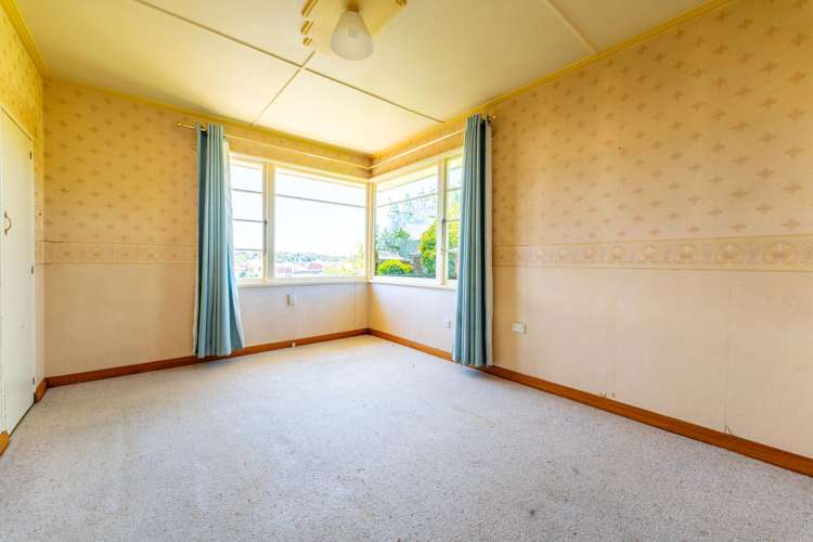 1 & 2/28 Nile Street Highfield_13