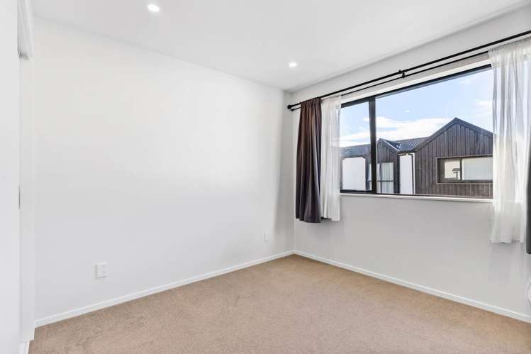 1/36 Kaipatiki Road Glenfield_8